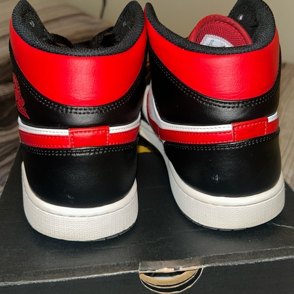 Air Jordan 1 Mid Bred Toe Size 11 (Used) - Picture 3 of 16